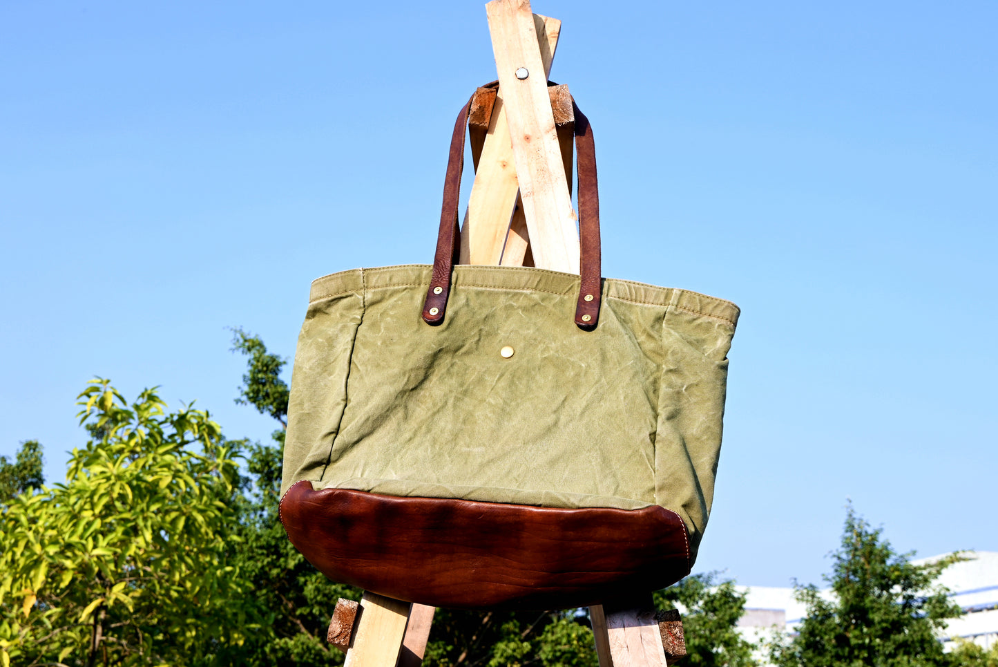 Iron Canvas Classic Tote Bag GMTO