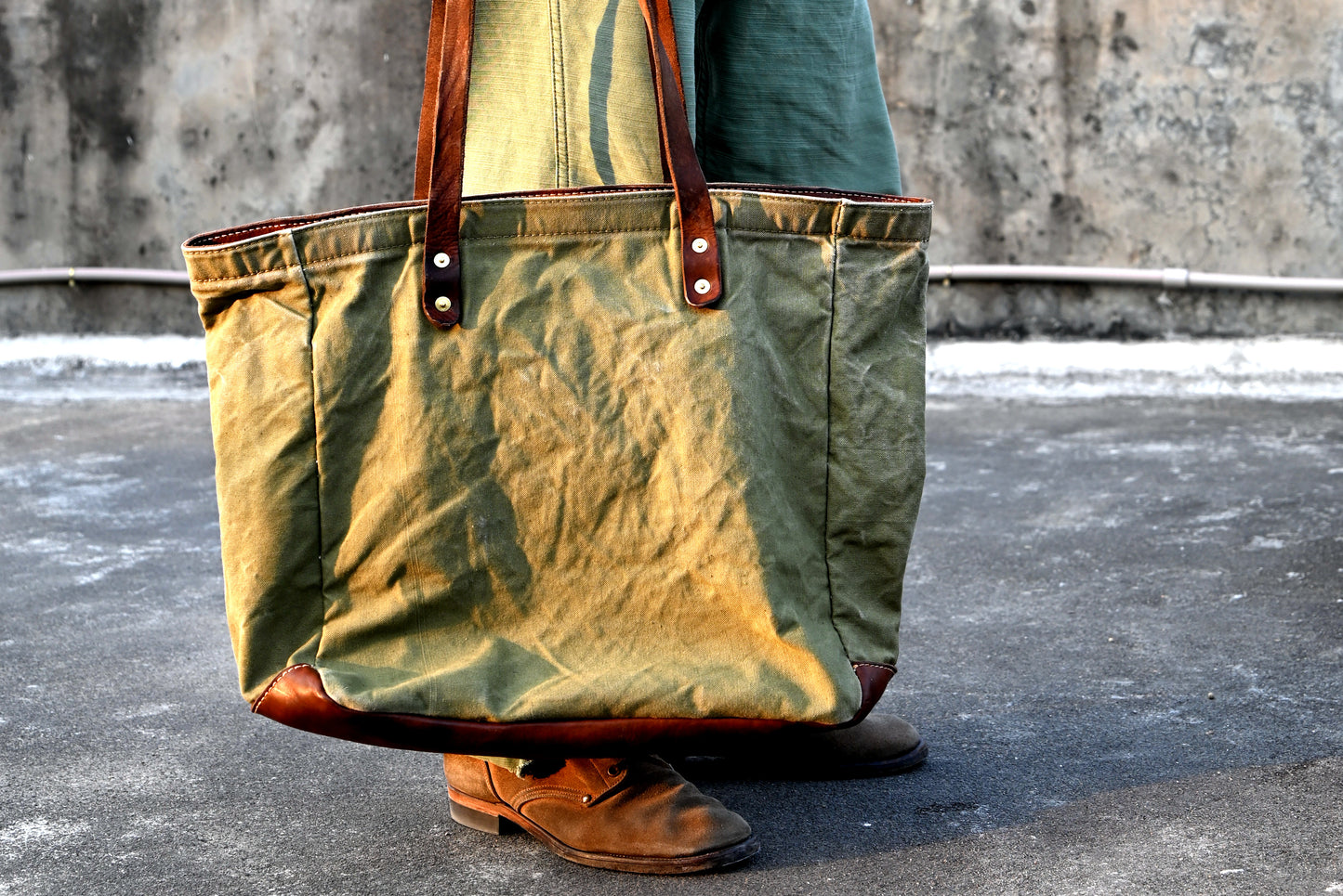 Iron Canvas Classic Tote Bag GMTO