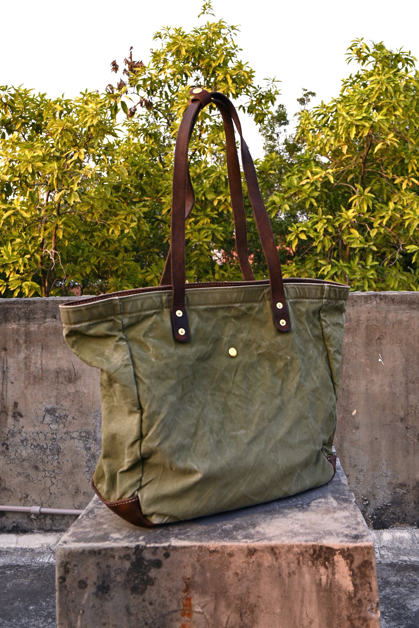 Iron Canvas Classic Tote Bag GMTO