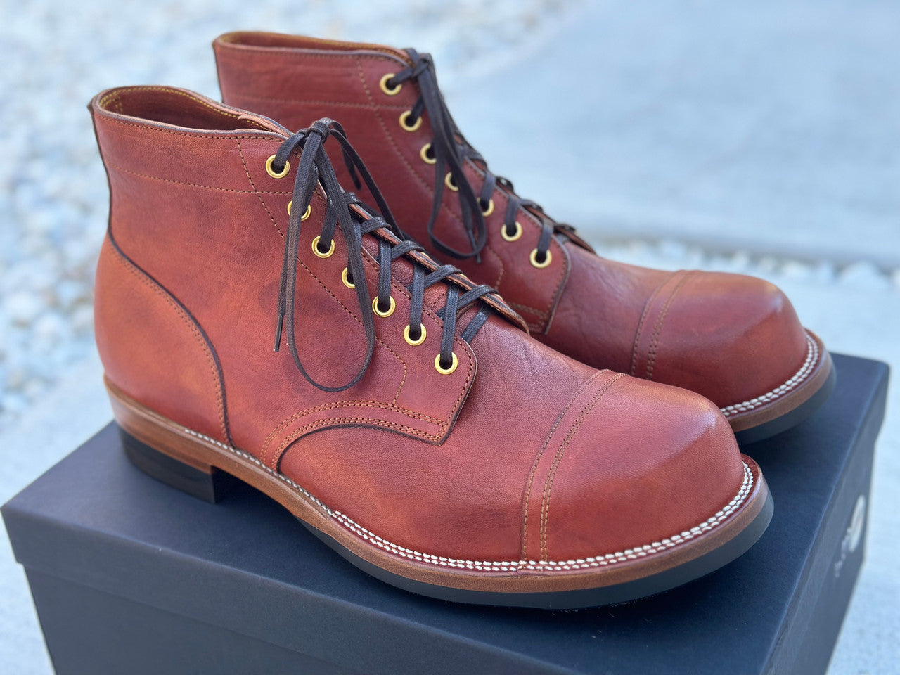 Red Brown Maryam Horsehide Pitman